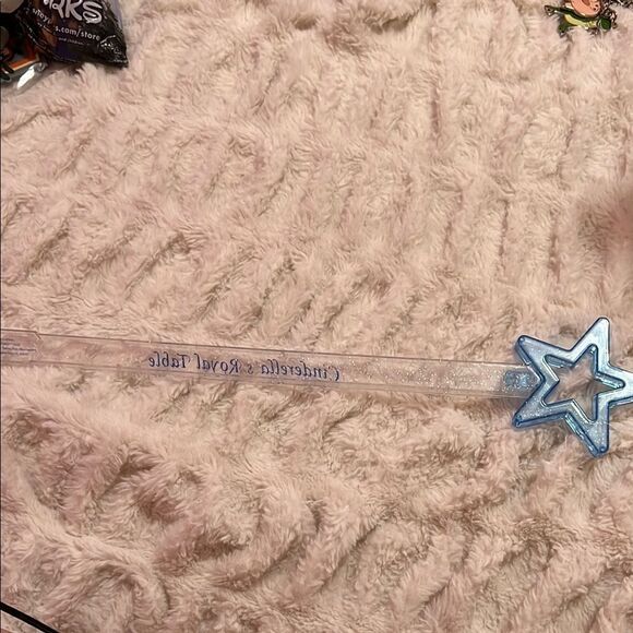 Walt Disney World Cinderella's Royal Table Restaurant Plastic Princess Wand - Picture 2 of 7